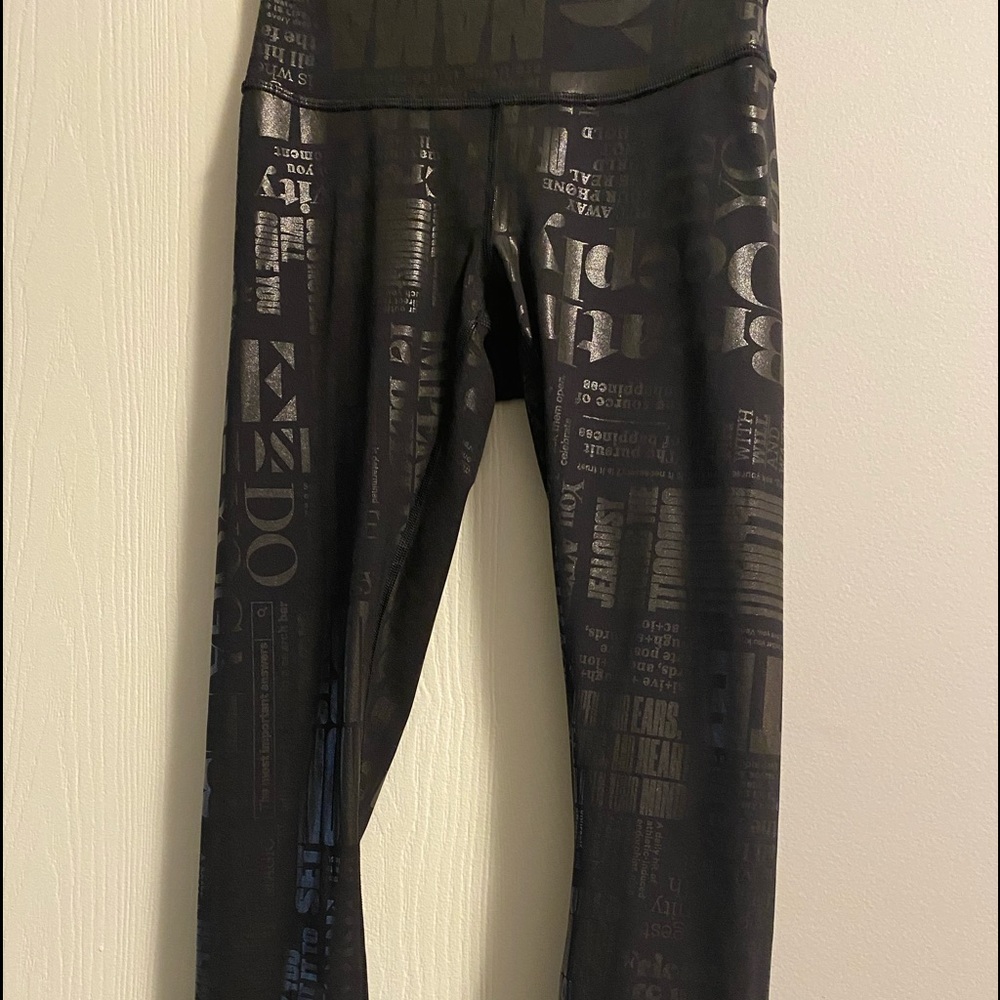 Wunder under manifesto tights, beautiful